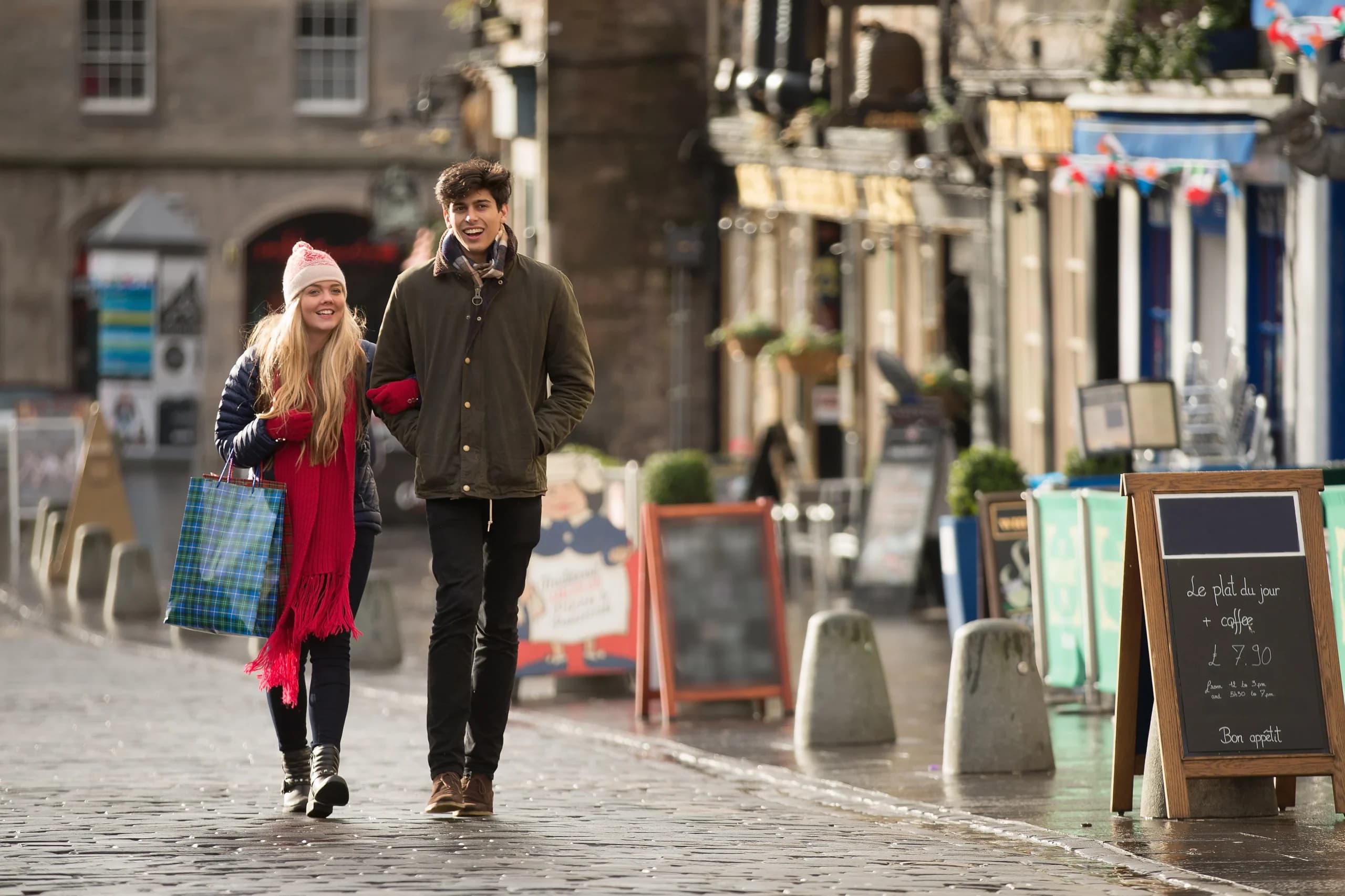 Why a Growing Number of Americans are Considering to Move to Edinburgh Amid U.S. Social Fragmentation