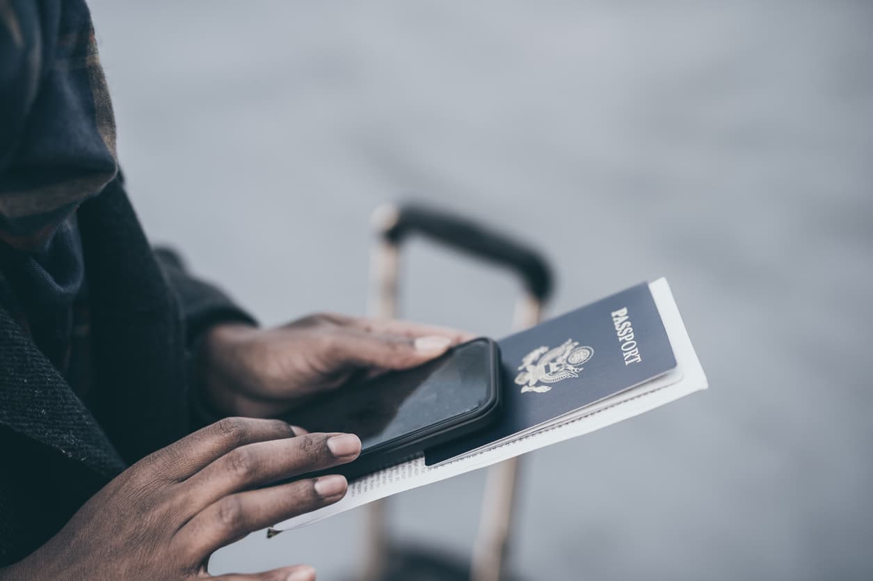 40% of US Women Under 45 Want to Move Abroad, Gallup Finds