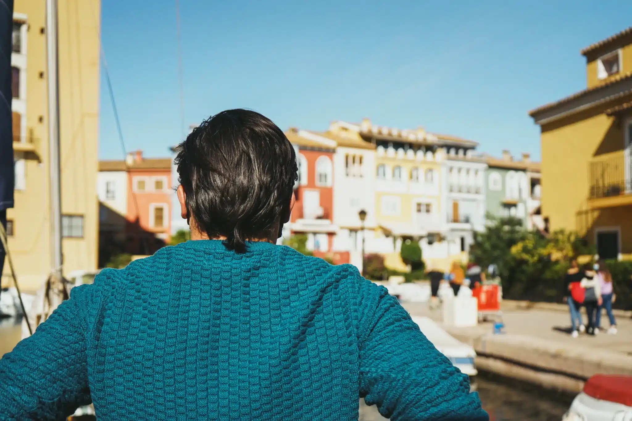 young-man-enyoing-his-holidays-in-alboraya-valenc