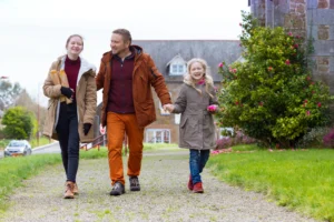 dad-and-two-daughters-stroll-around-the-old-city-scaled