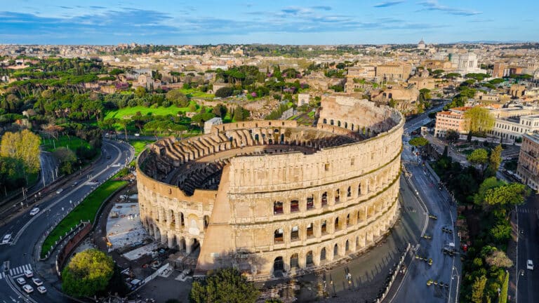 American Emigration Revue 20 Aerial view of the Colosseum and Rome, the historic seat of Italian citizenship by descent for Americans claiming jus sanguinis